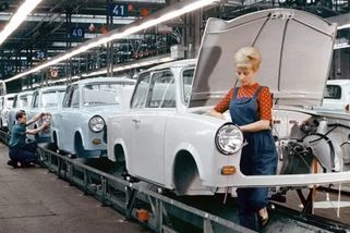 Trabant a Wartburg desítky let kouřily a smrděly. Dvoutakt přežíval díky jednoduchosti i systému